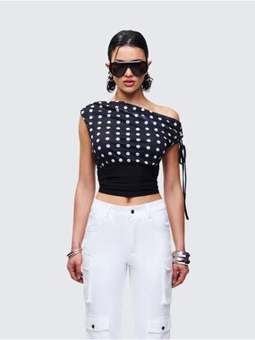 Finesse Black and White Polka Dot One-Shoulder Crop Top